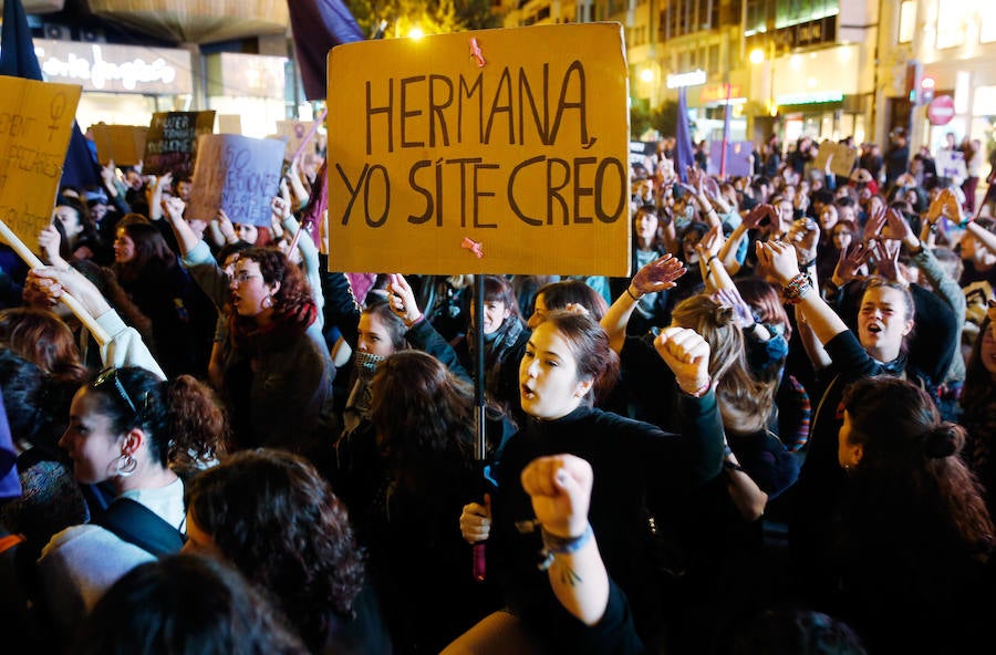 Fotos de la manifestación del Día de la Mujer en Valencia