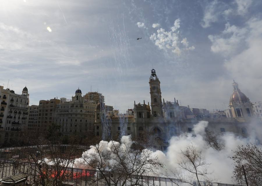 Las mejores fotos de la mascletà de Caballer FX