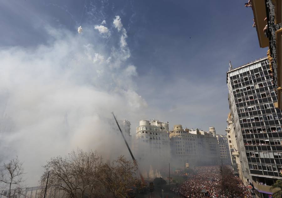 Las mejores fotos de la mascletà de Caballer FX