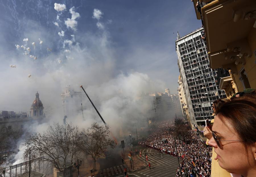 Las mejores fotos de la mascletà de Caballer FX