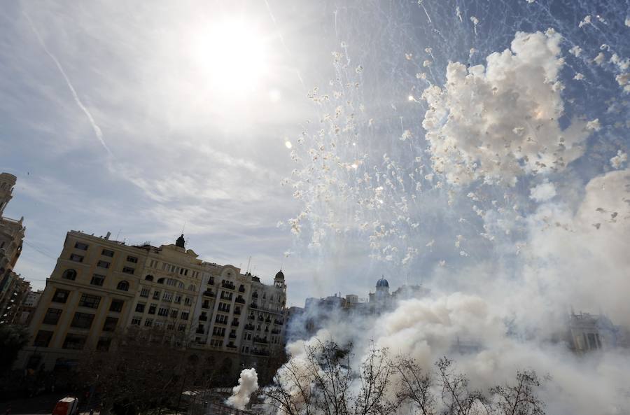 Las mejores fotos de la mascletà de Caballer FX