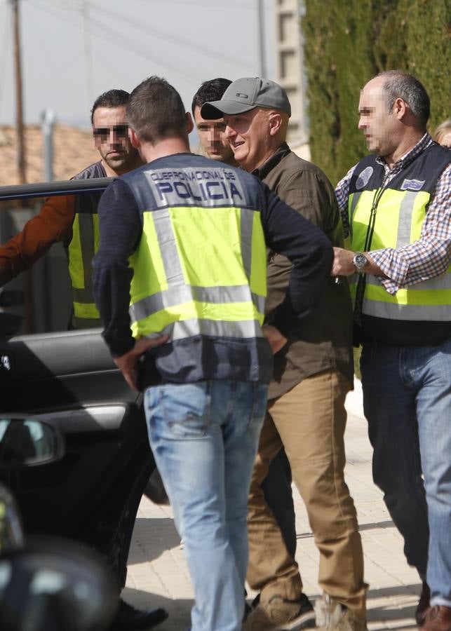 Fotos de la detención de Paco Sanz, el valenciano de los 2.000 tumores, arrestado por estafa