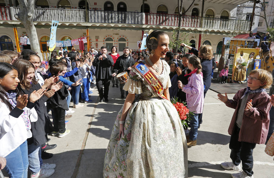 Fotos de las veinticuatro horas con la fallera mayor de Valencia Raquel Alario