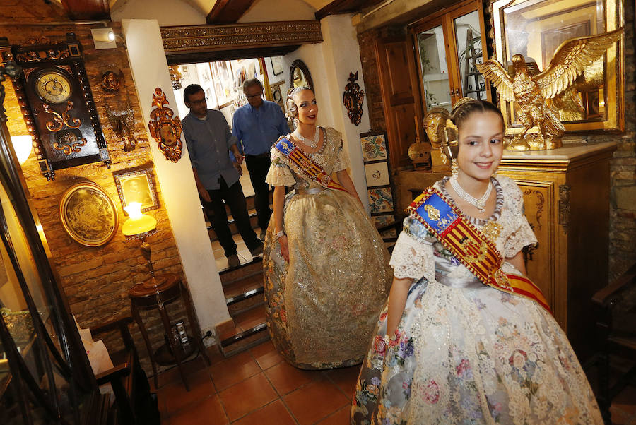 Fotos de las veinticuatro horas con la fallera mayor de Valencia Raquel Alario