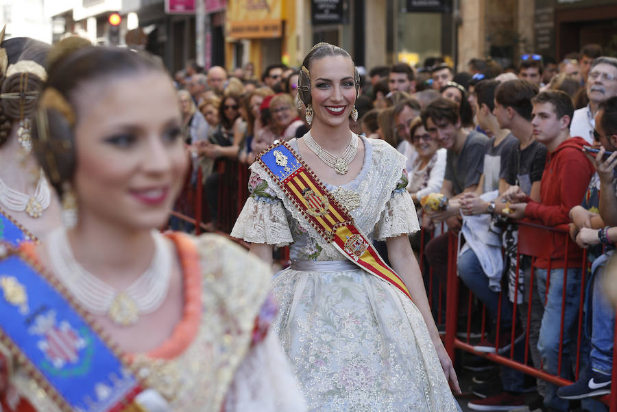 Fotos de las veinticuatro horas con la fallera mayor de Valencia Raquel Alario