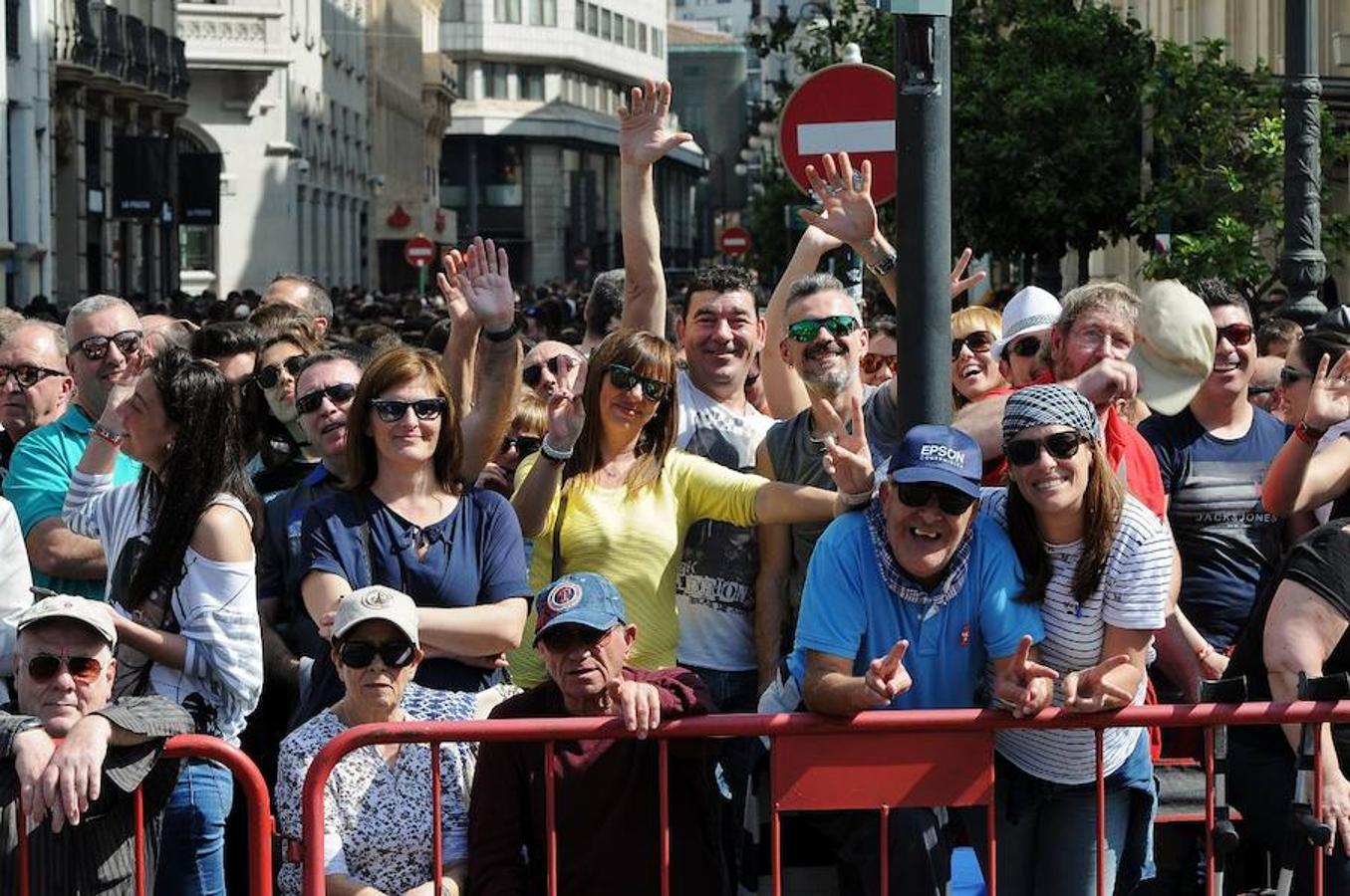 Fotos de la mascletà del sábado 11 de marzo de 2017 de Pirotecnia Tomás de Benicarló. Búscate