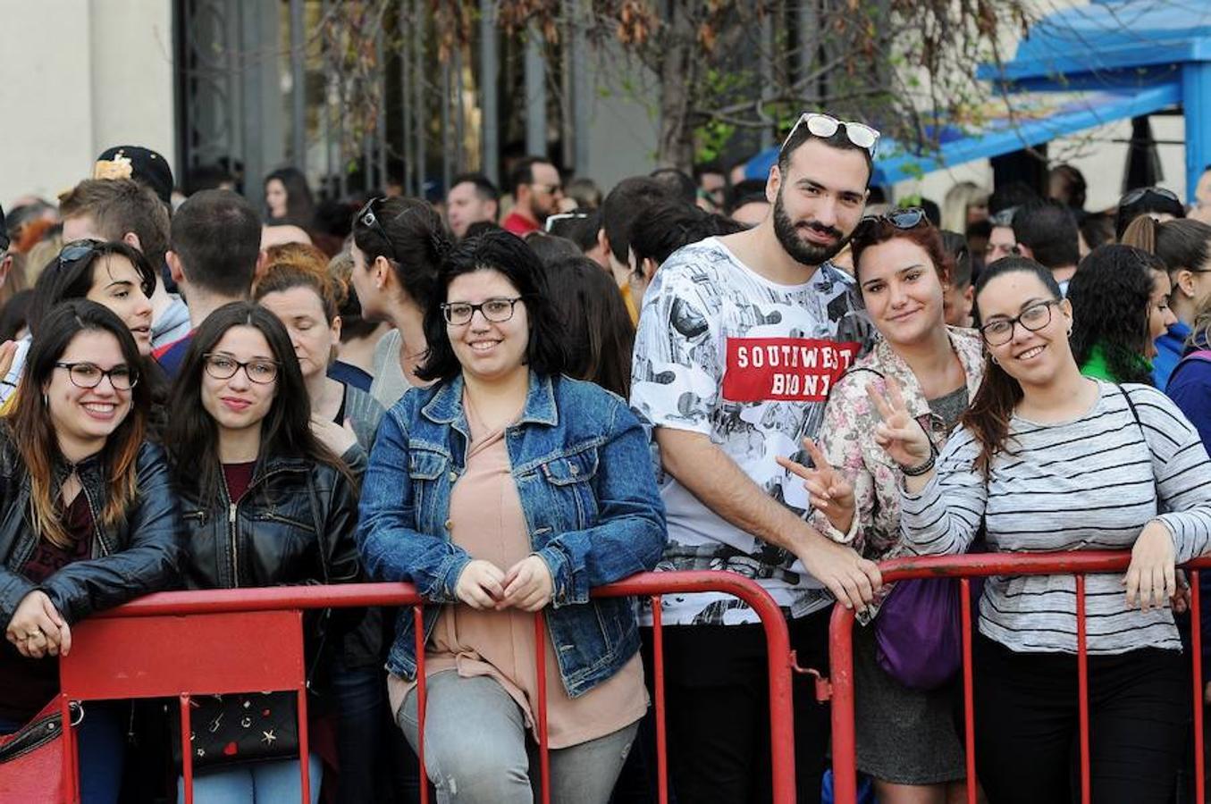 Fotos de la mascletà del sábado 11 de marzo de 2017 de Pirotecnia Tomás de Benicarló. Búscate