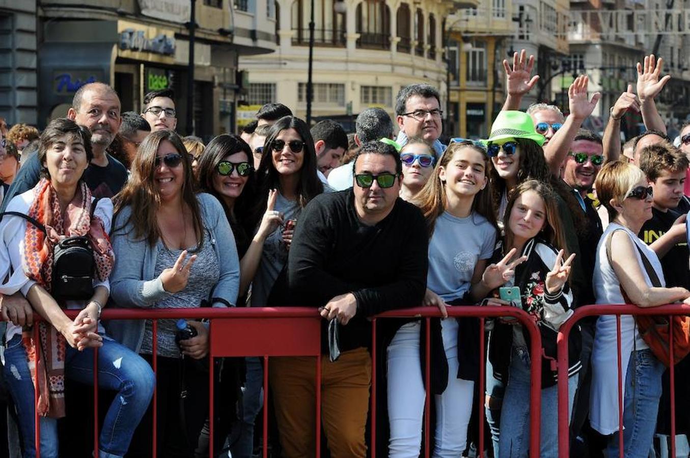 Fotos de la mascletà del sábado 11 de marzo de 2017 de Pirotecnia Tomás de Benicarló. Búscate