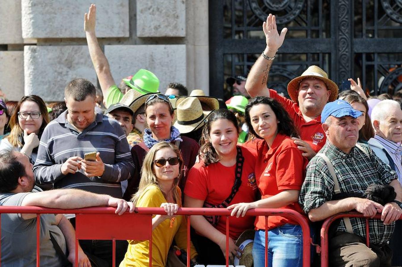 Fotos de la mascletà del sábado 11 de marzo de 2017 de Pirotecnia Tomás de Benicarló. Búscate