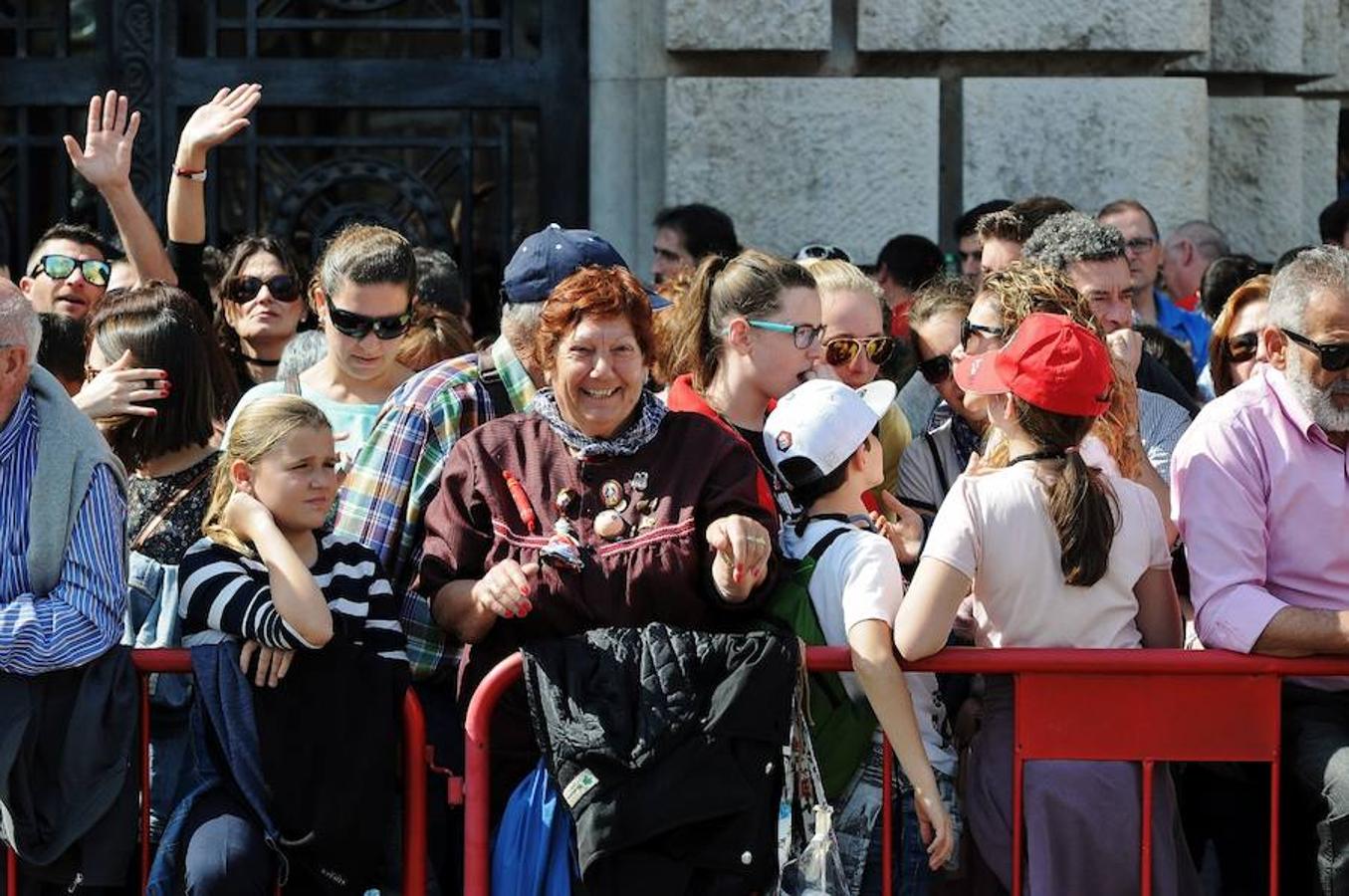 Fotos de la mascletà del sábado 11 de marzo de 2017 de Pirotecnia Tomás de Benicarló. Búscate