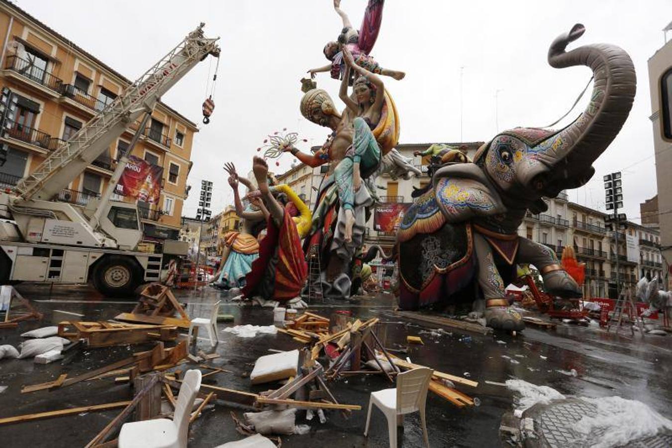 Fotos de los daños de la lluvia y el temporal en las Fallas de Valencia 2017