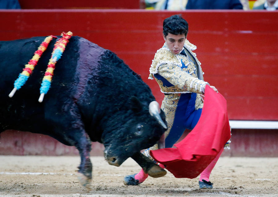 Fotos del cuarto festejo de la Feria de las Fallas de Valencia