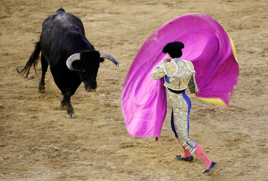 Fotos del cuarto festejo de la Feria de las Fallas de Valencia