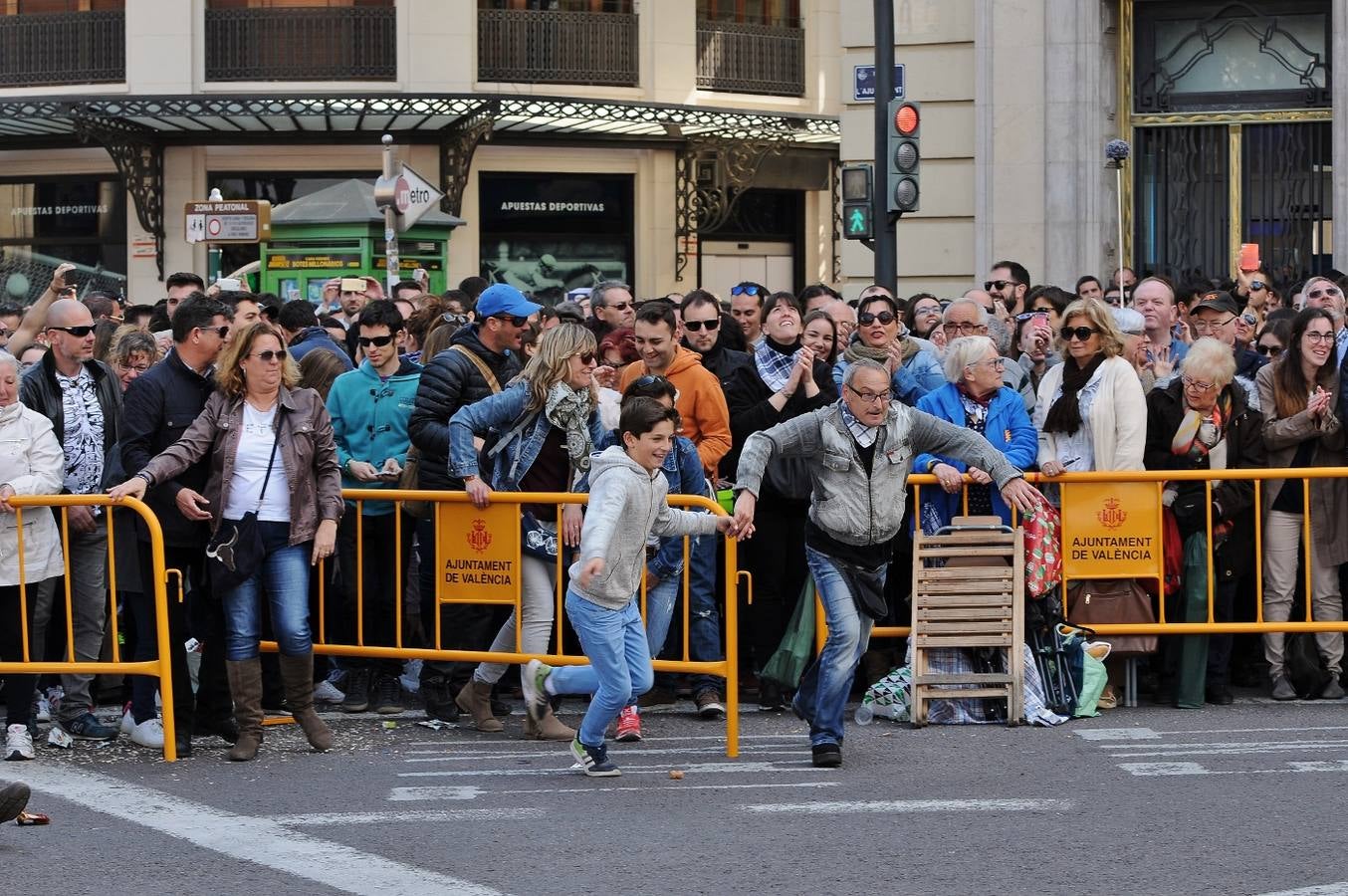 Búscate en la mascletà del 15 de marzo de las Fallas 2017