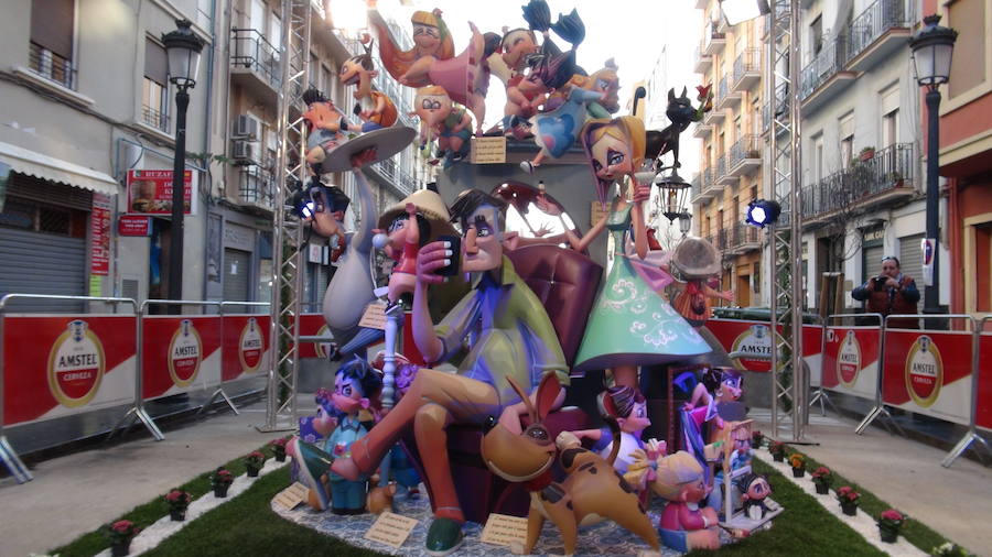 Fotos de la falla infantil de Falla Sueca 2017