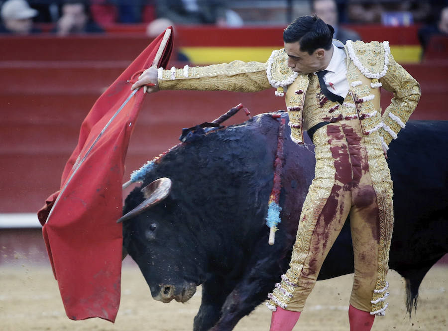 Fotos de la corrida de toros de hoy de la Feria de Fallas 2017