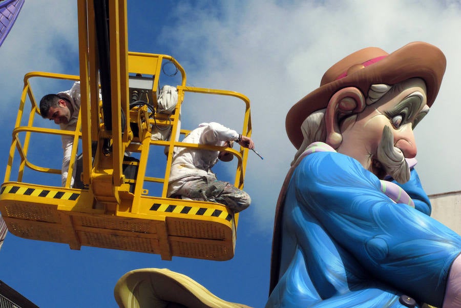 Fotos de las fallas de especial de Dénia