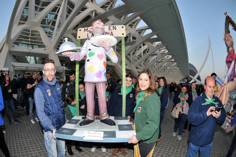 Fotos de la recogida de los ninots en la Exposición del Ninot 2017