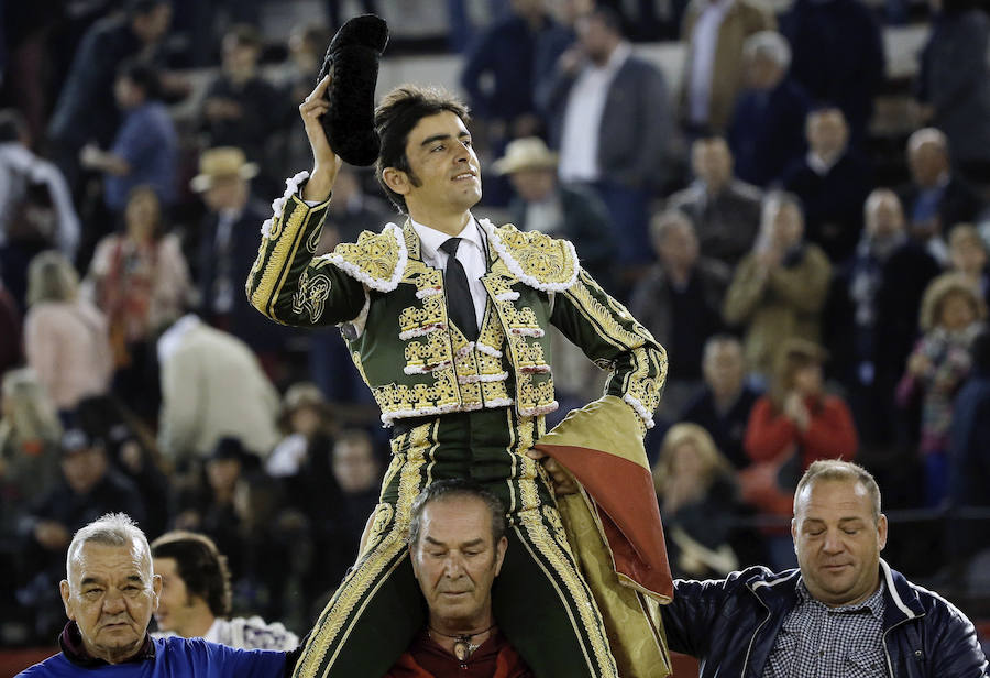 Fotos de la séptima corrida de toros de la Feria de las Fallas de 2017