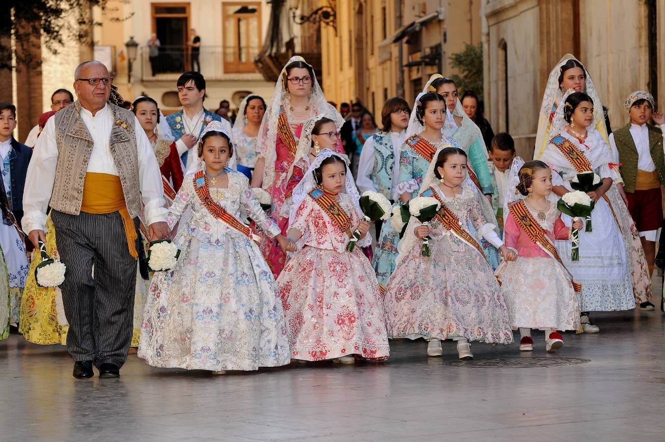 Fotos de la Ofrenda de las Fallas 2017 de hoy viernes (1)