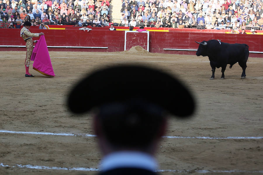 Fotos de la corrida de toros de hoy sábado de la Feria de las Fallas de 2017