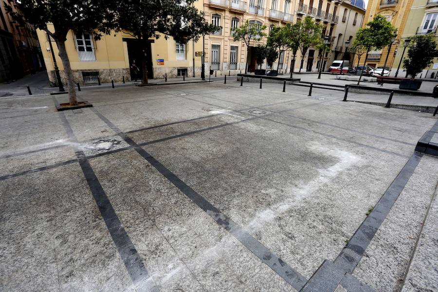 El centro de Valencia continúa con calles sucias tres días después de acabar las Fallas 2017