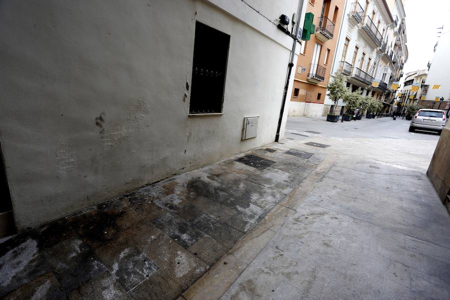 El centro de Valencia continúa con calles sucias tres días después de acabar las Fallas 2017