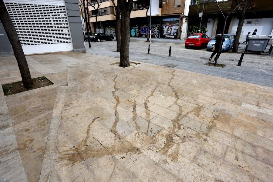 El centro de Valencia continúa con calles sucias tres días después de acabar las Fallas 2017