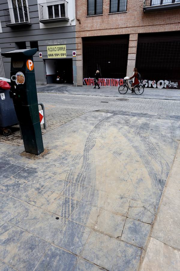 El centro de Valencia continúa con calles sucias tres días después de acabar las Fallas 2017