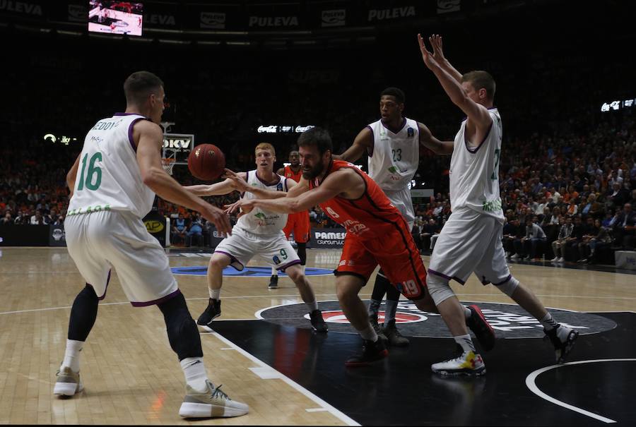 Fotos de la final de la Eurocup entre el Valencia Basket y el Unicaja