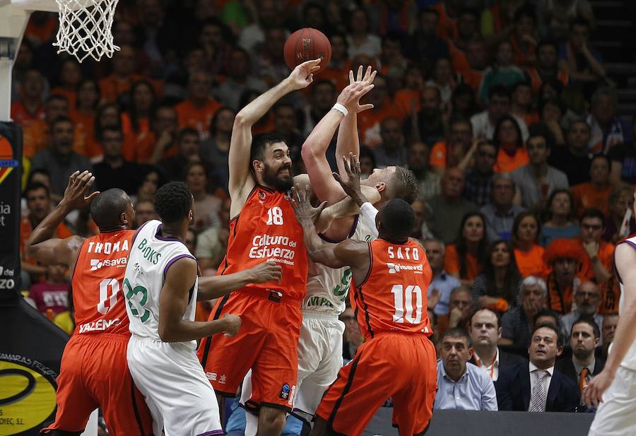 Fotos de la final de la Eurocup entre el Valencia Basket y el Unicaja