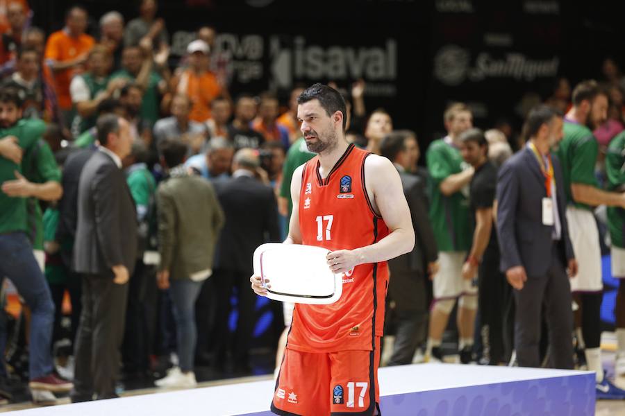 Fotos de la final de la Eurocup entre el Valencia Basket y el Unicaja
