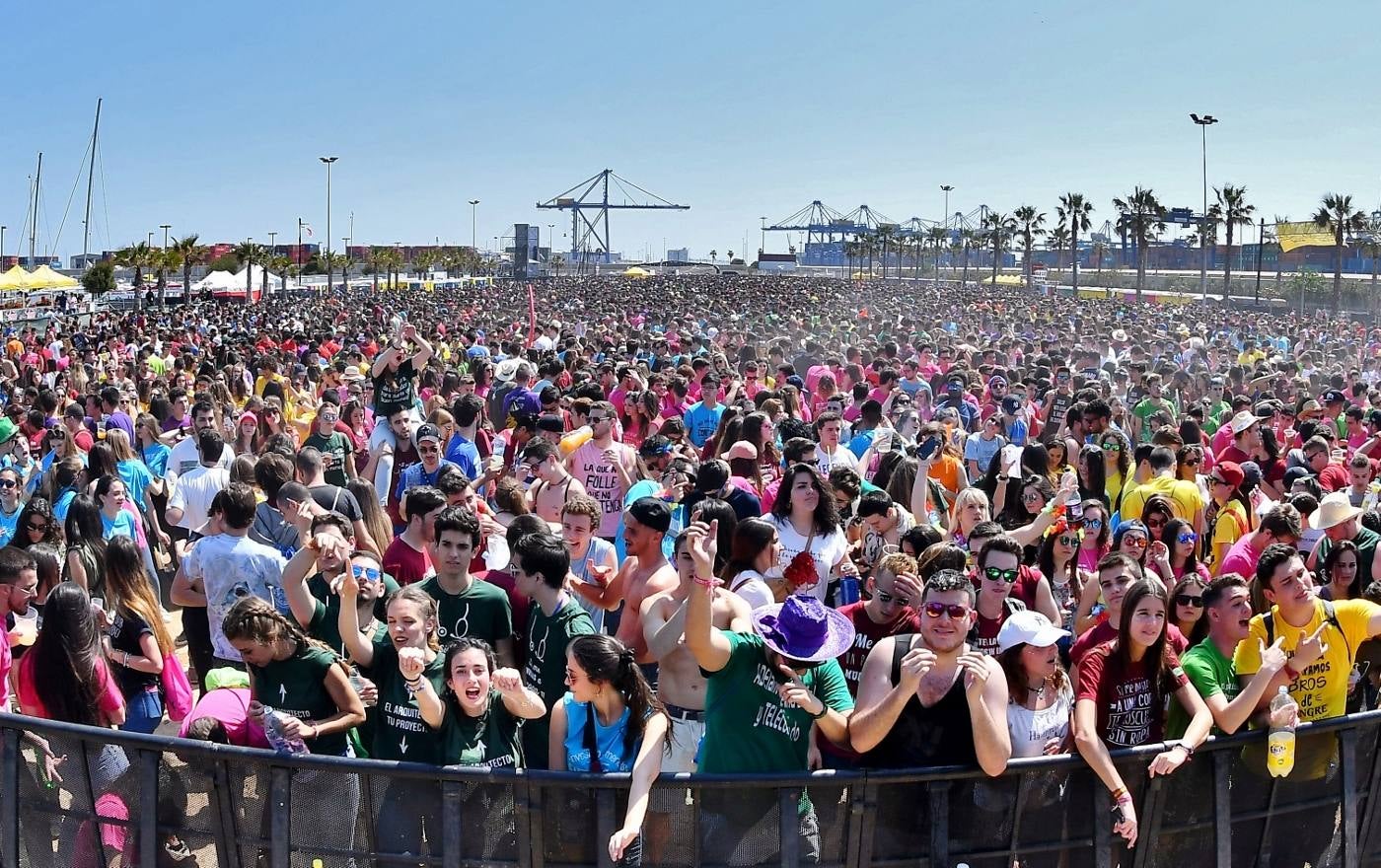 Fotos de las paellas universitarias en Valencia