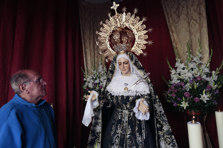 Fotos de las imágenes de la Semana Santa Marinera en casas, casales y el Mercado del Cabanyal