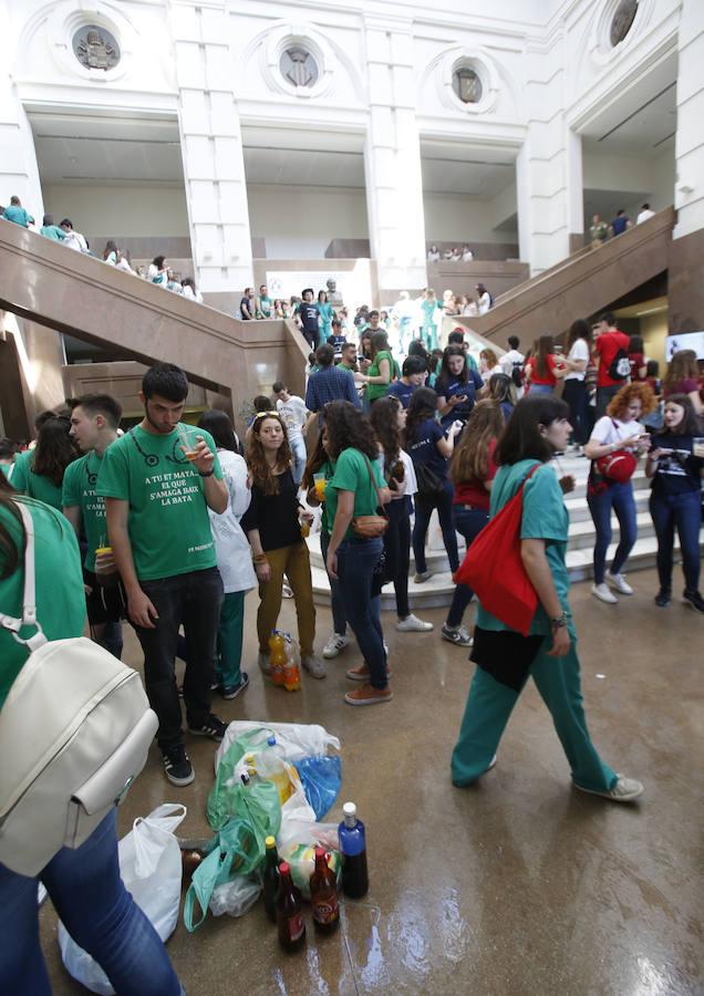 Fotos de la fiesta de Enfermería y Medicina en Valencia