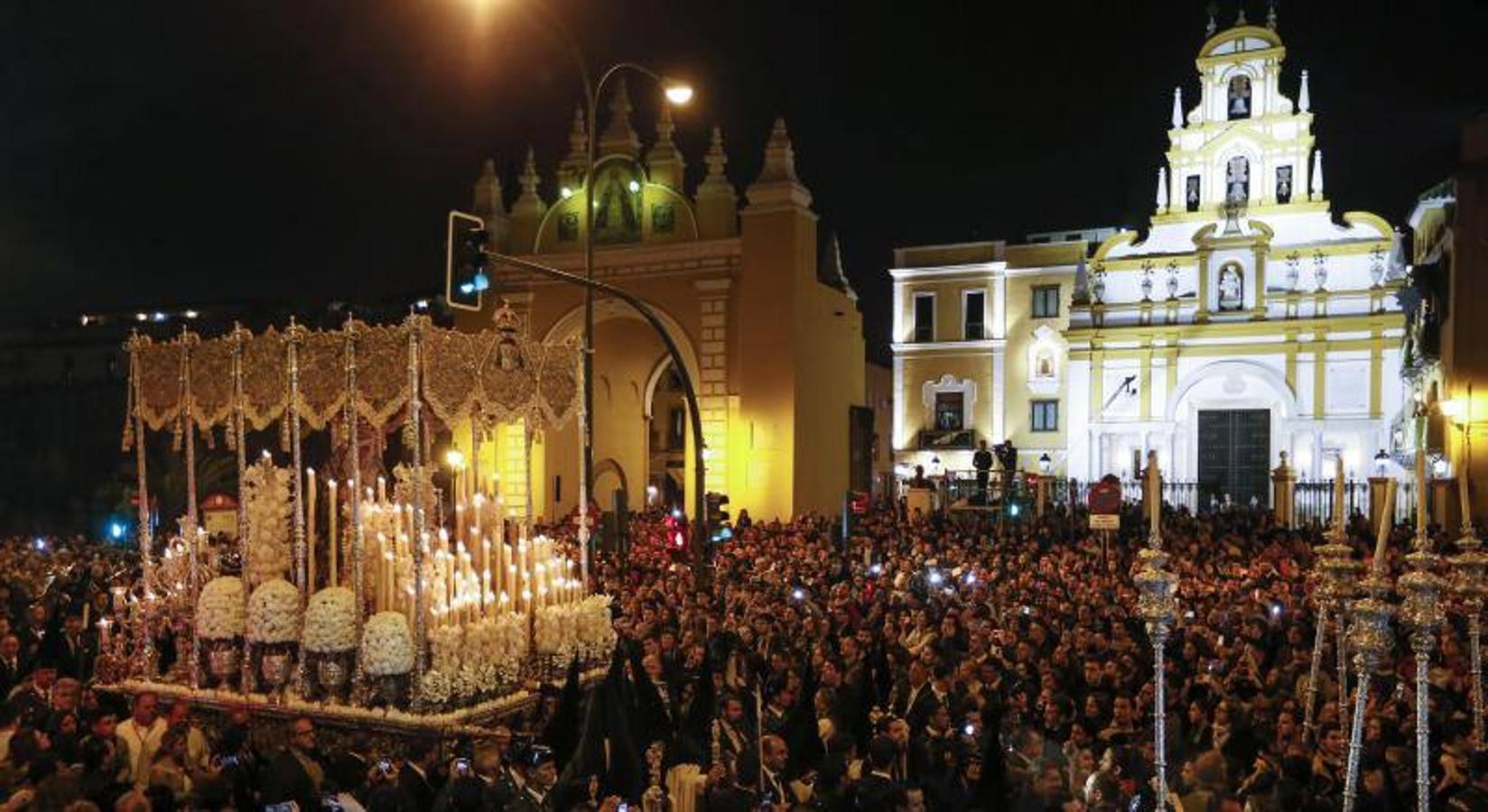 Fotos de la Madrugá de Sevilla en la Semana Santa de 2017