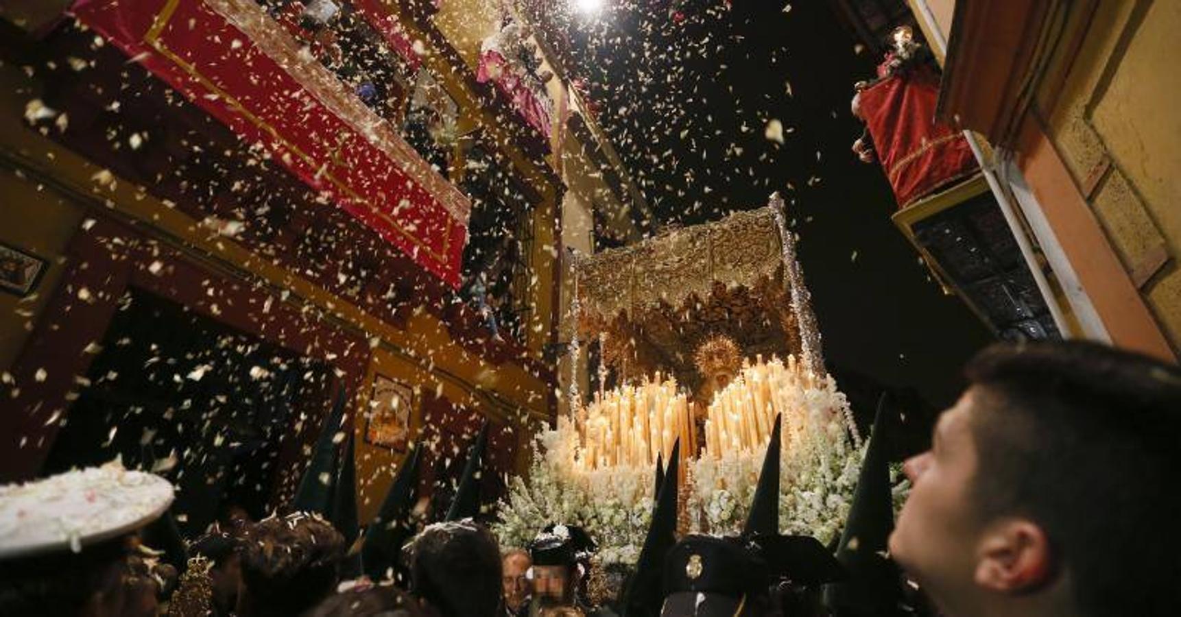 Fotos de la Madrugá de Sevilla en la Semana Santa de 2017