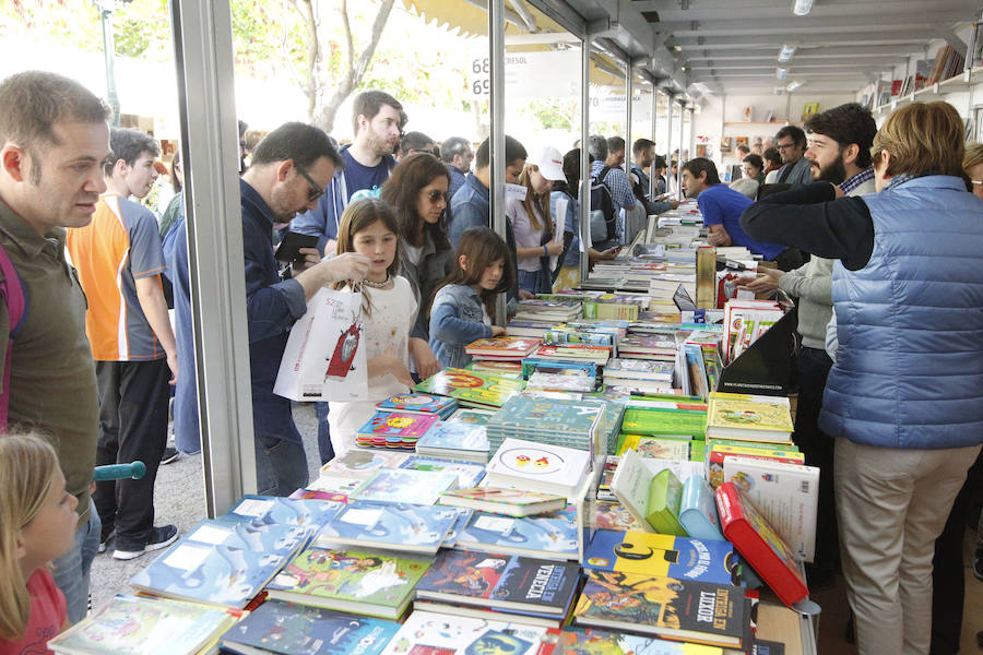 Fotos de la Feria del Libro de Valencia 2017