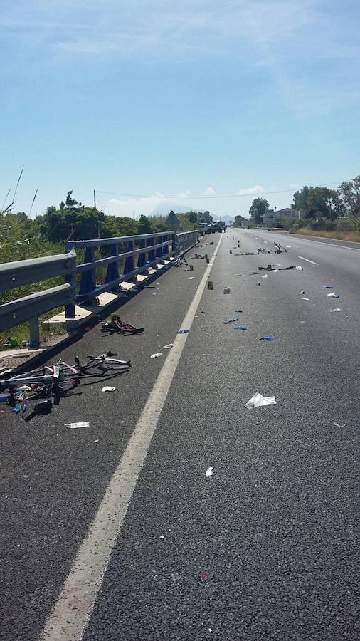 Dos ciclistas muertos y tres graves al ser arrollados por una conductora ebria