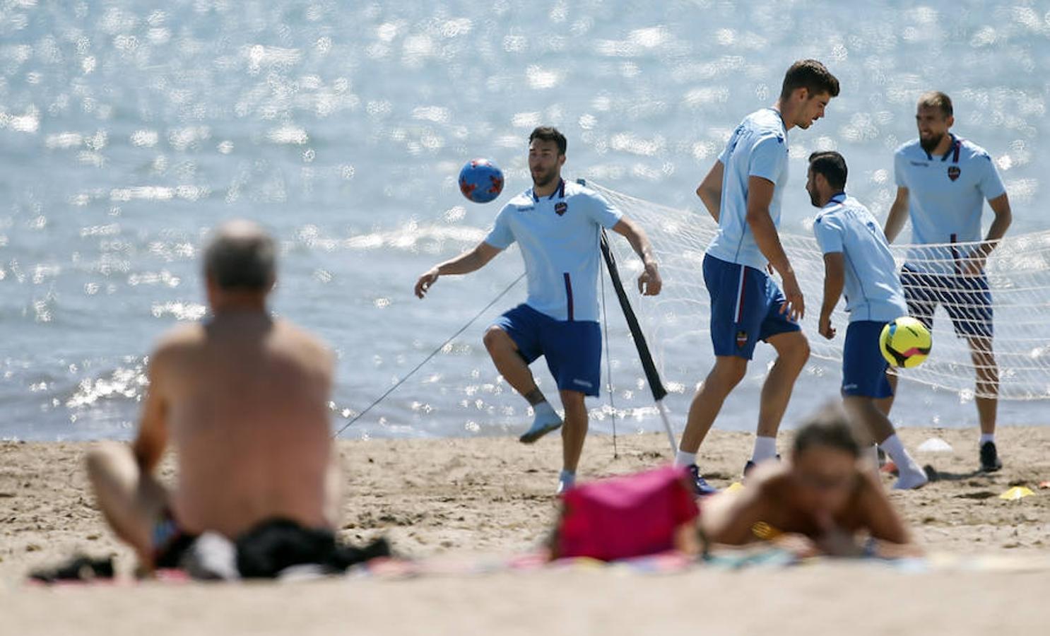 Fotos del entrenamiento del Levante UD en la Patacona