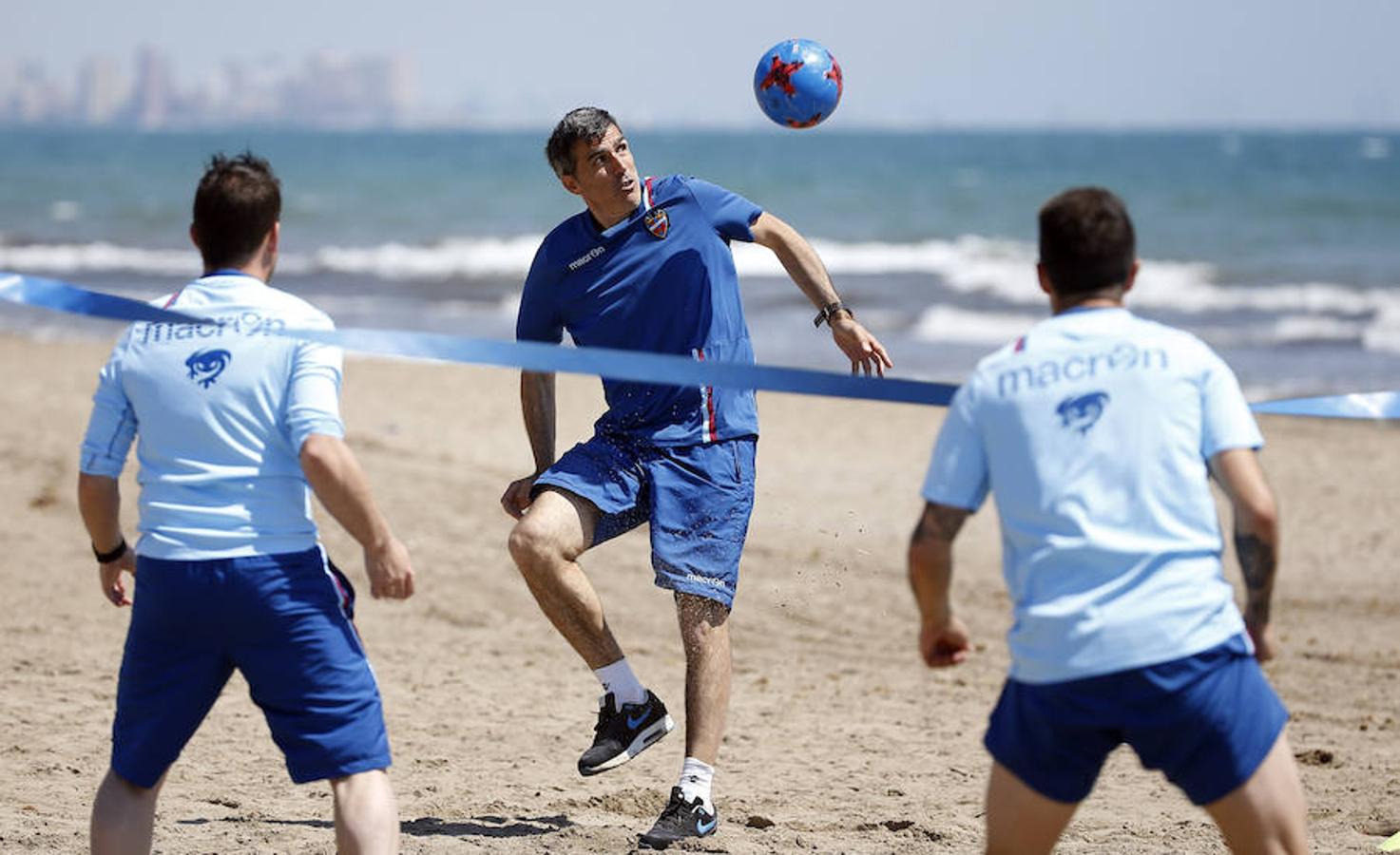 Fotos del entrenamiento del Levante UD en la Patacona