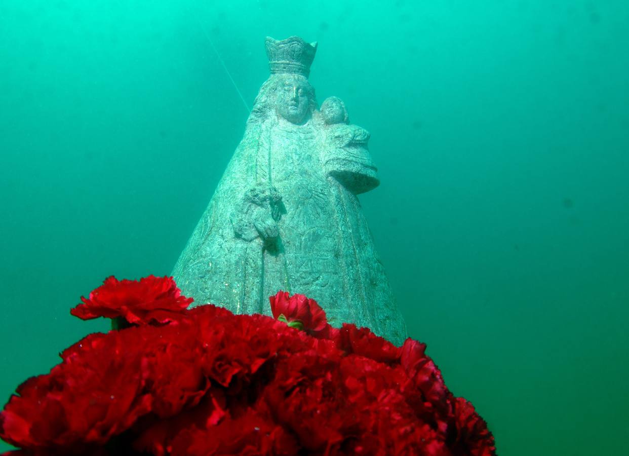 Virgen de los Desamparados en la Marina de Valencia