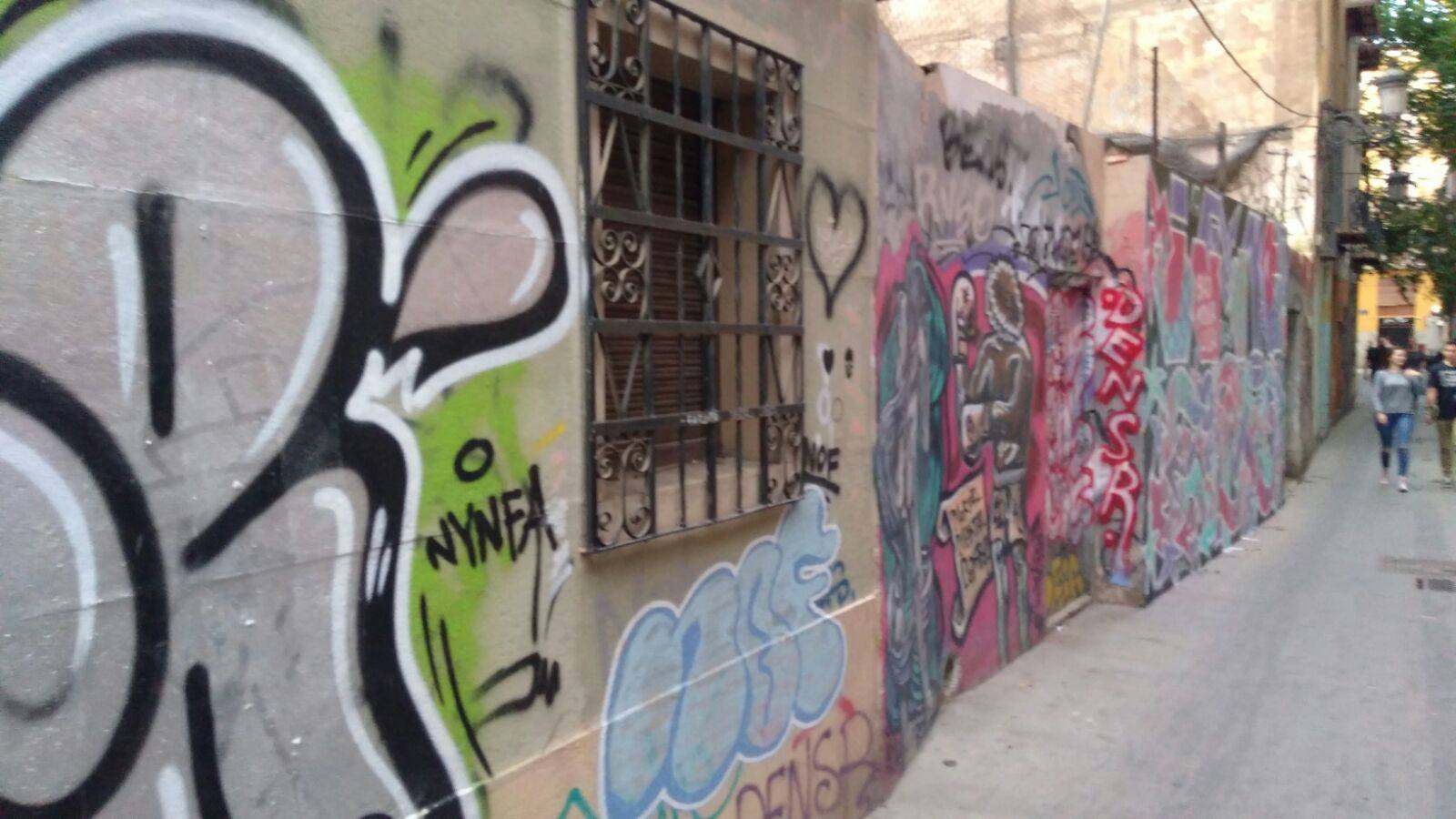 Fotos de los &#039;grafitis&#039; y pintadas en edificios del Carmen