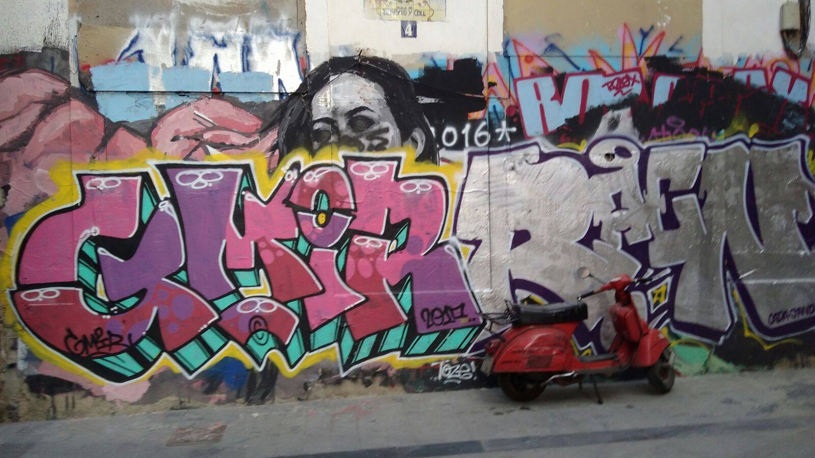 Fotos de los &#039;grafitis&#039; y pintadas en edificios del Carmen