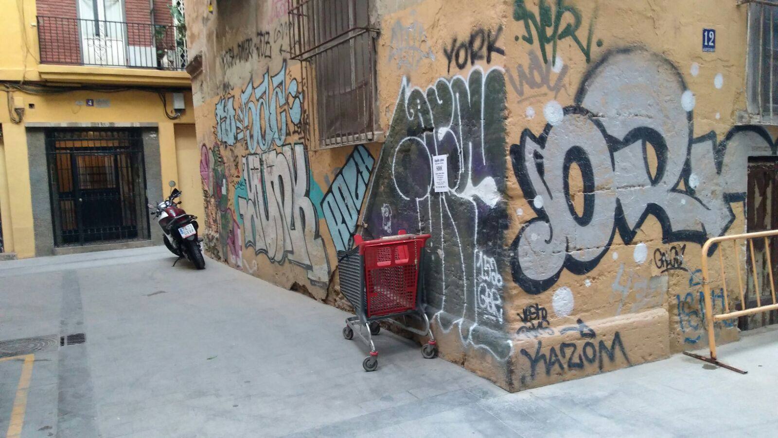 Fotos de los &#039;grafitis&#039; y pintadas en edificios del Carmen