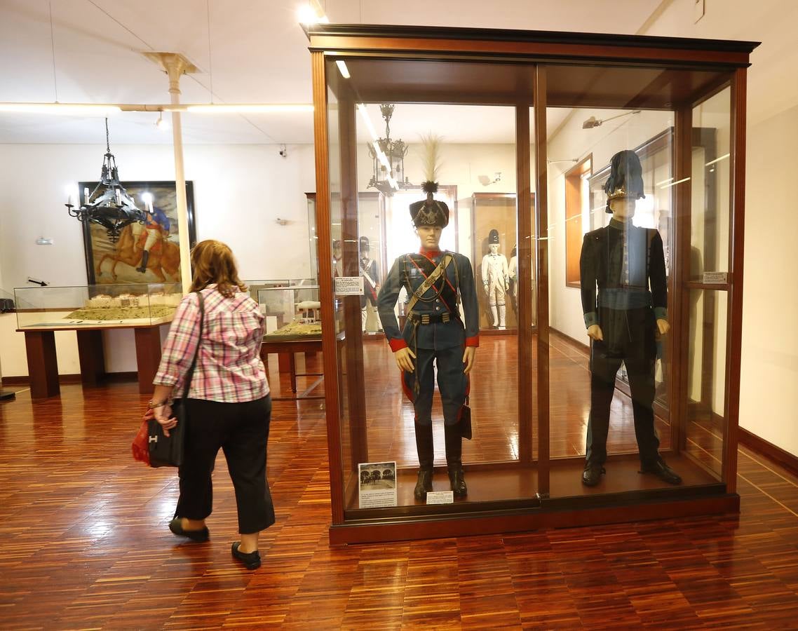 Fotos de la jornada de puertas abiertas del Museo Militar de Valencia