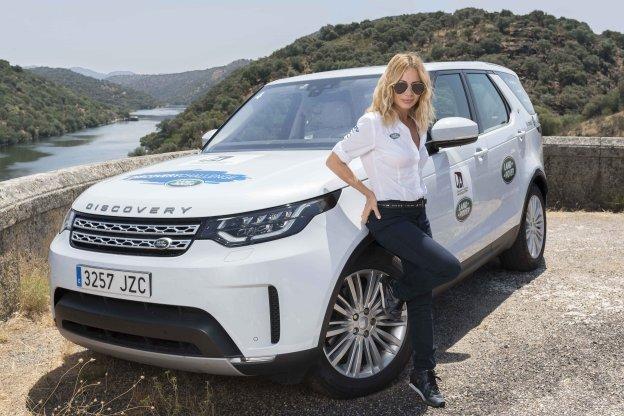 Famosos y Land Rover, solidarios