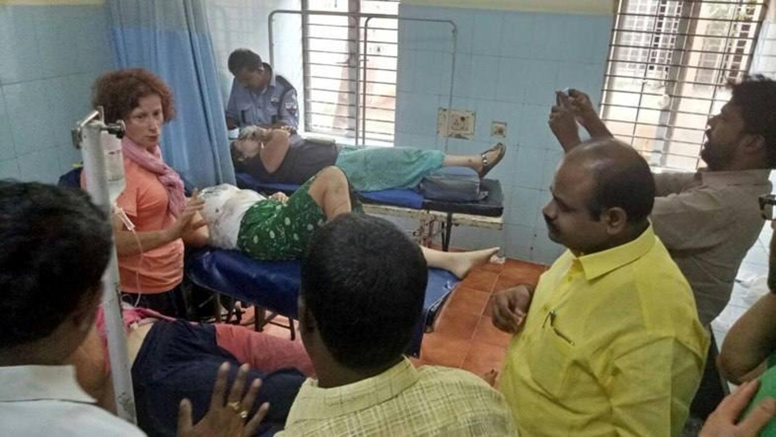 Los españoles heridos en un hospital en Bangalore (India).
