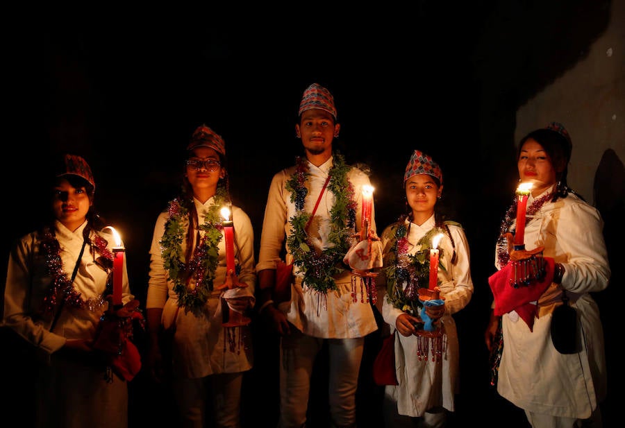Los habitantes de Lalitpur conmemoran la victoria de su dios Buda contra los siete ejércitos del demonio Mara, encargado de tentar con el deseo del poder y el dominio a las personas.