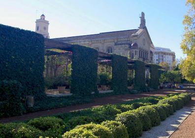 Imagen secundaria 1 - Detalle del jardín de las Hespérides de Valencia.